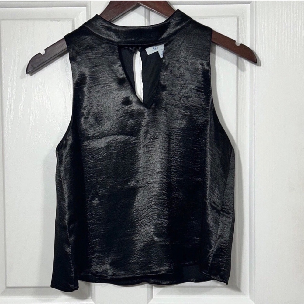 She + Sky Black Sleeveless Satin Mock Neck Keyhole Blouse Top Women's Size Small